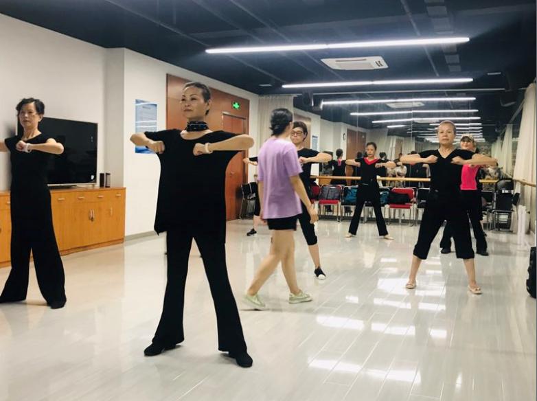 上海市社区<a href=https://www.nfty.com.cn target=_blank class=infotextkey>健身</a>俱乐部 上海市社区<a href=https://www.nfty.com.cn target=_blank class=infotextkey>健身</a>俱乐部