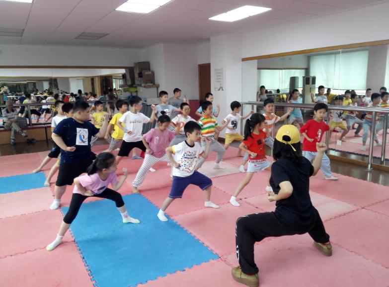 上海市社区<a href=https://www.nfty.com.cn target=_blank class=infotextkey>健身</a>俱乐部