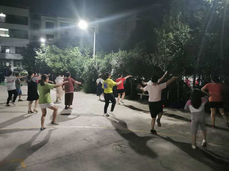公益体彩在你身边:邵阳雨溪社区——搭起老百姓身边的<a href=https://www.nfty.com.cn target=_blank class=infotextkey>健身</a>广场 公益体彩在你身边:邵阳雨溪社区——搭起老百姓身边的<a href=https://www.nfty.com.cn target=_blank class=infotextkey>健身</a>广场