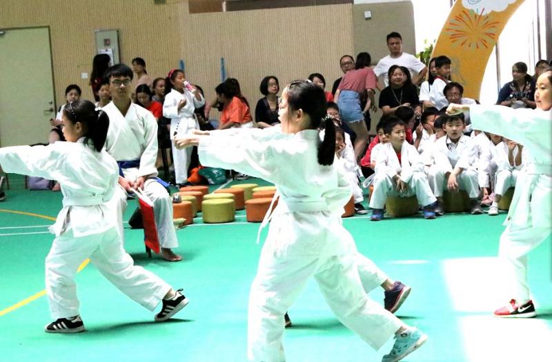 上海市社区<a href=https://www.nfty.com.cn target=_blank class=infotextkey>健身</a>俱乐部