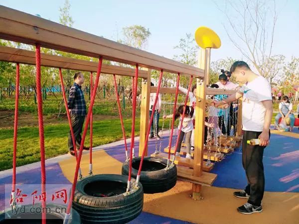 体育公园器材区