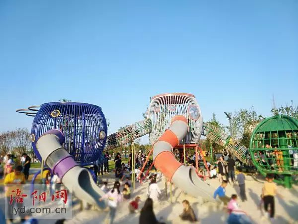 体育公园器材区