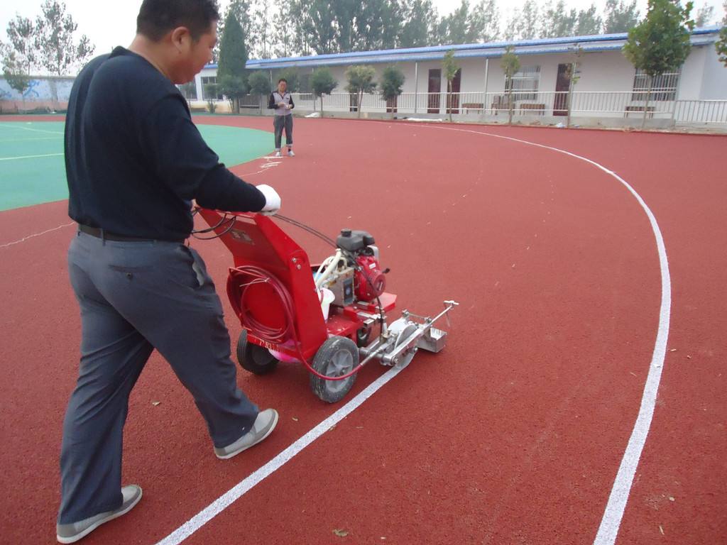 <a href=https://www.nfty.com.cn target=_blank class=infotextkey>塑胶跑道</a>画线