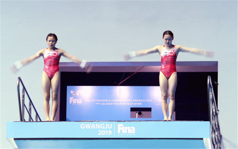 游泳世锦赛女子双人10米台中国获十连冠