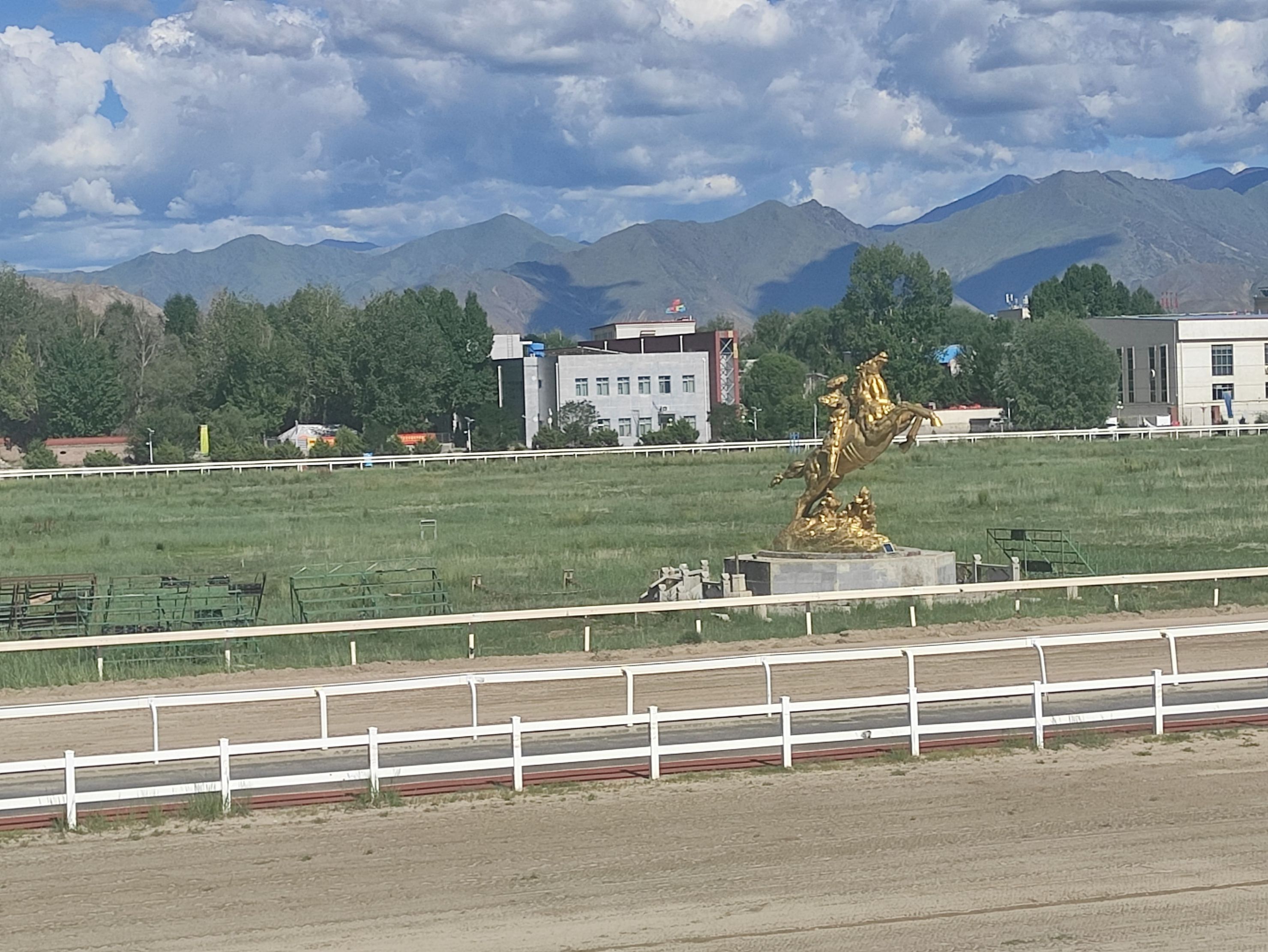 西藏自治区赛马场