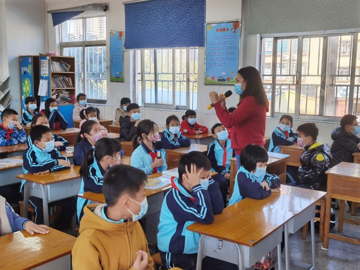 坦洲镇十四村小学2021-2022学年第一学期预防新冠第肺炎第三次应急演练