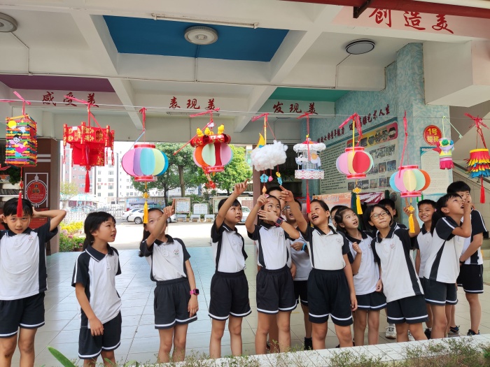 巧手做灯笼 童心迎中秋