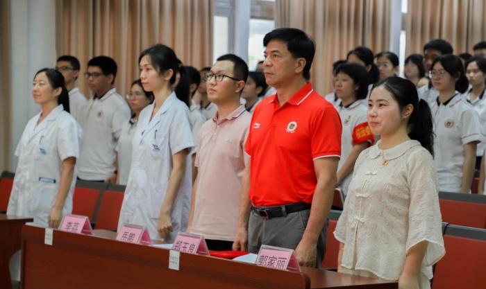 市侨中举行2021—2022学年度红十字会理事和青少年机构换届选举大会