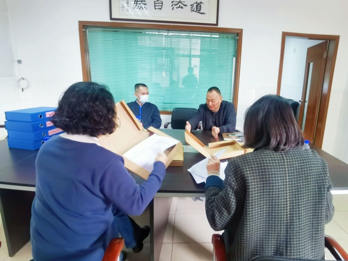 民众街道督学到中山纪念中学浪网中学进行“五项管理”专项督导检查