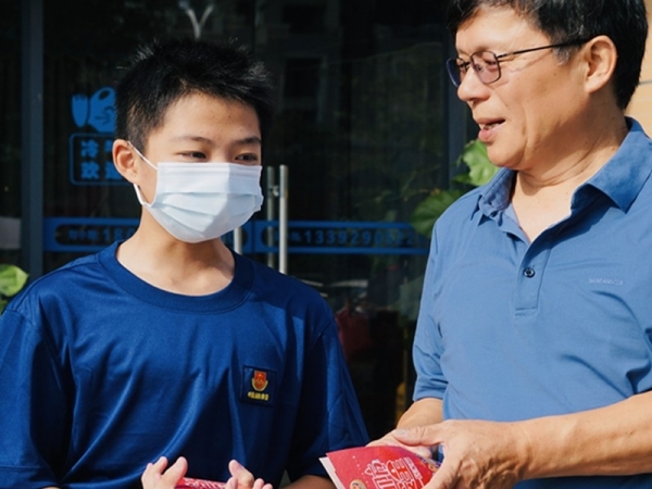 坦洲镇“消防小卫士”国庆上岗