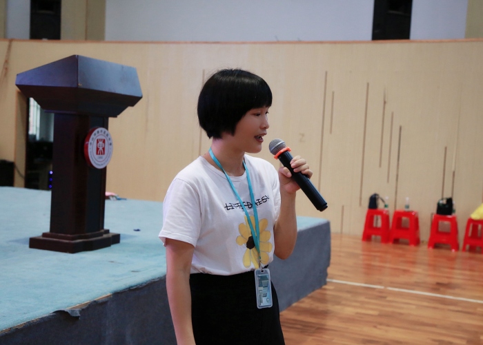 青春绽放 不留遗憾——东升高中举办关爱女生专题讲座