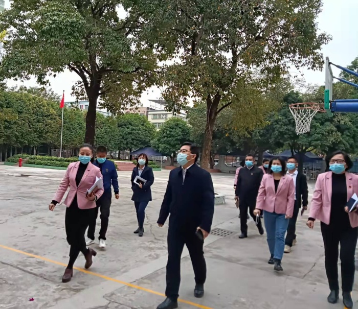 百年大计，教育为本