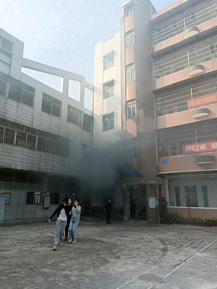 中山开放大学开展消防演练筑牢校园“防火墙”
