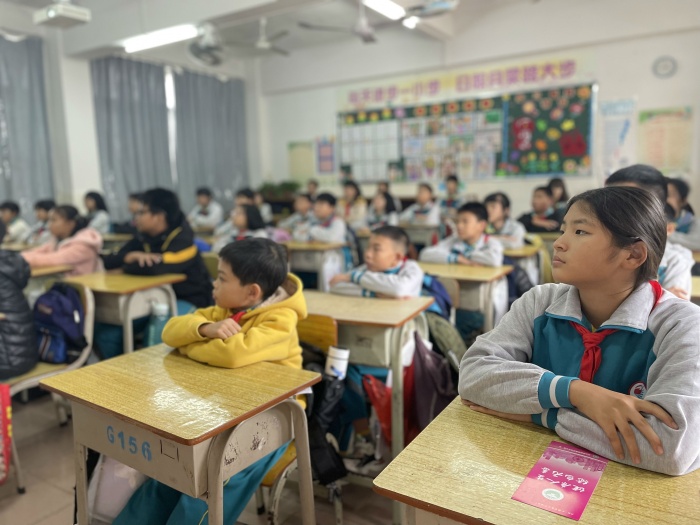 民众街道禁毒办到新平小学开展禁毒宣传工作