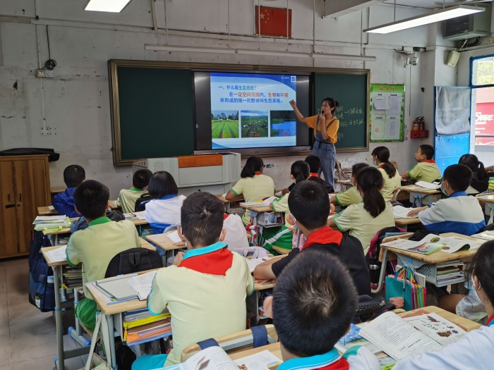 努力造高效课堂，积极谋划促“双减”
