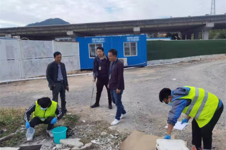 南区街道：开展专项行动，对违法行为“亮剑”