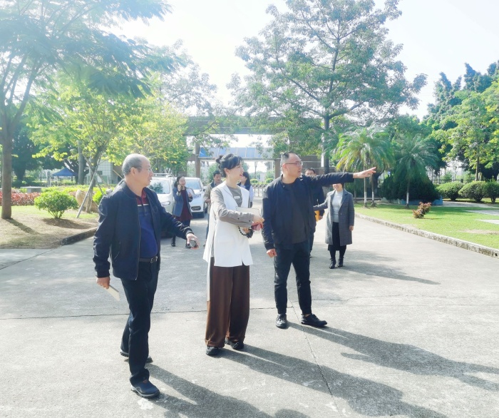 火炬开发区文体教育局到中山纪念中学浪网中学指导工作