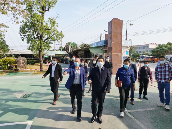 坦洲镇党委书记张义强周末调研第三初级中学