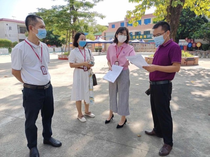 民众街道教育和体育事务中心督导组莅临民众育才小学督导“五项管理”工作