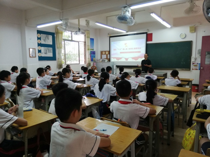 喜迎“八少”提心愿，高举队旗跟党走