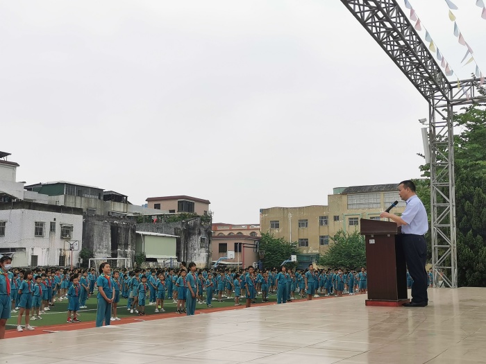 民众中心小学校长开讲思政第一课