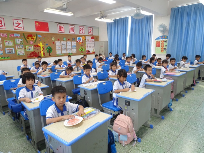 开发区第二小学举行“行文明事 做文明人 ” 庆中秋系列活动