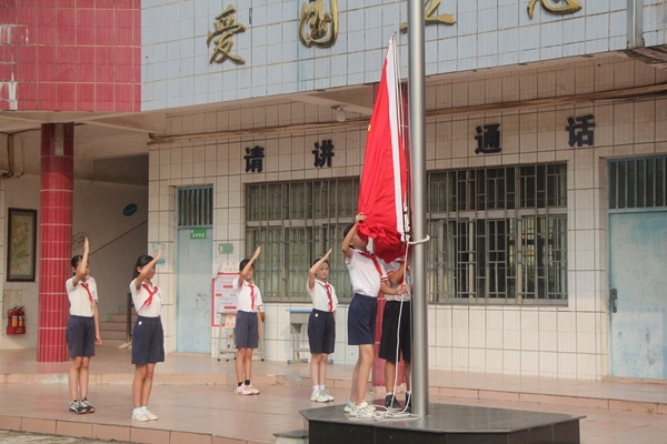 同讲普通话 共写规范字