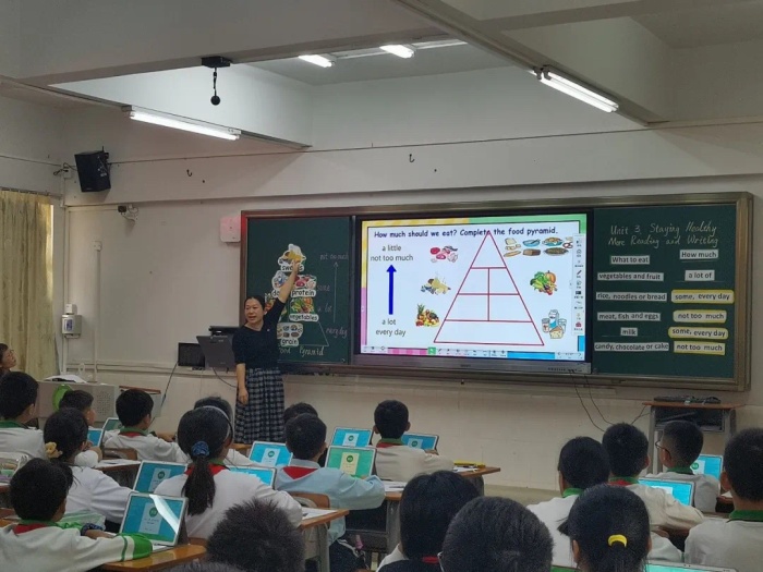 信息技术助课堂，专家引领促提升