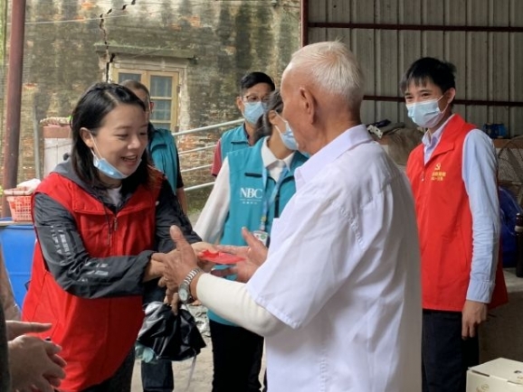 浓浓敬老情，三角镇结民村开展重阳节慰问活动