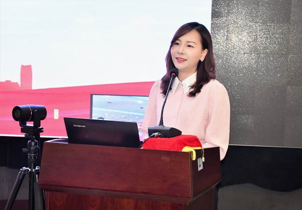 调整大小 11.谭慧老师作为工作室成员代表发言.jpg