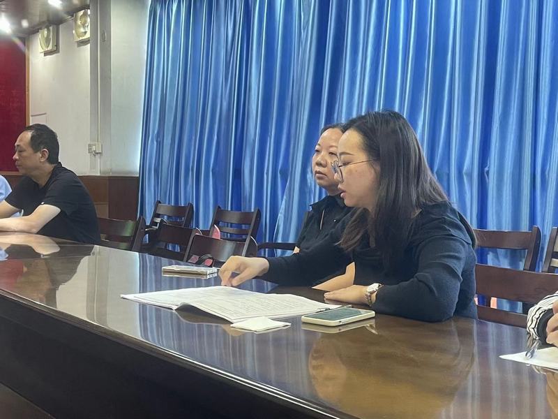 梁婉婷主任评课.jpg