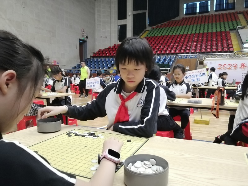 围棋比赛中.jpg