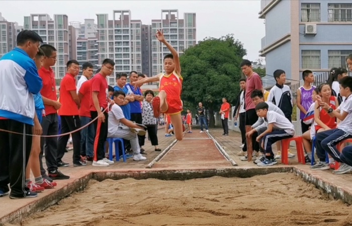 榄边小学图片