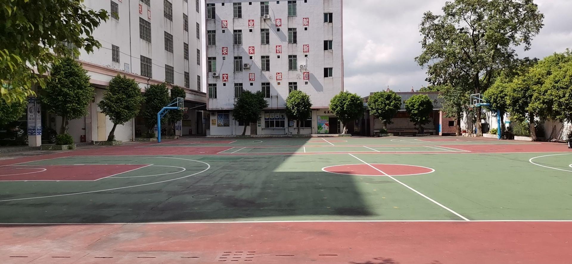 心雨篮球场（同心小学店）