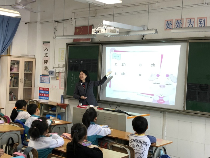 开发区第六小学迎接区教学常规督导