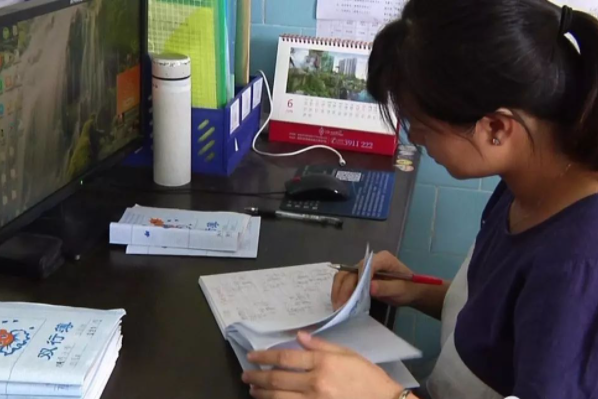 女教师姚燕燕申报高级职称，被学校一票否决，失去了评审资格