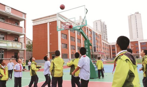 千阳县启文小学改扩建项目投用：2800多名小学生进入新学校