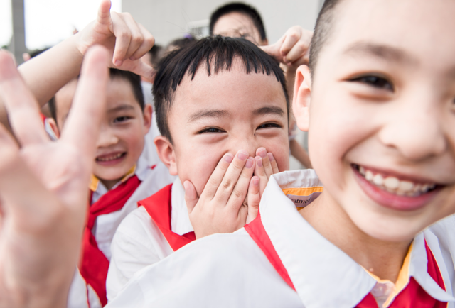 小学生作文《我的班主任》，内容清奇又好笑，只怕会惹火班主任