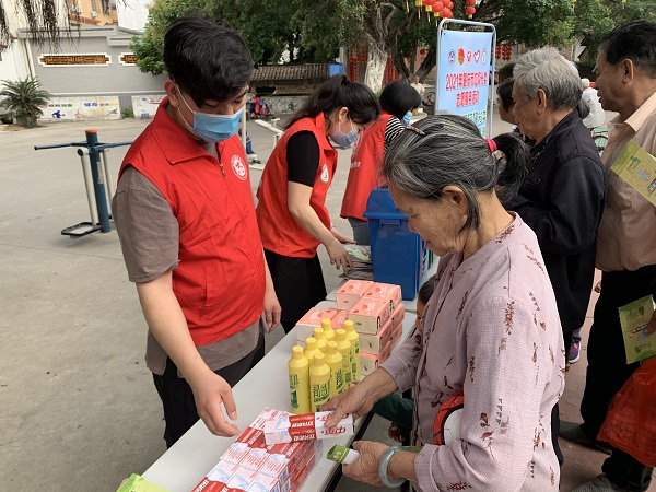 鼎湖区城管局开展“积极参与垃圾分类，携手共享文明鼎湖”垃圾分类宣传志愿活动（5）.jpg