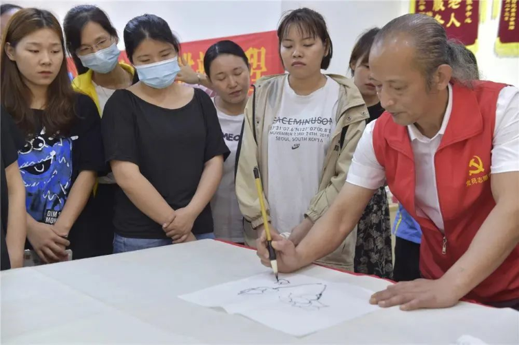 20210407板芙镇女职工享免费国画培训 主题创作献礼建党100周年(1)02.jpg