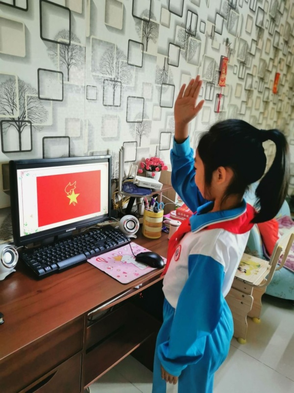 阳光雍小：致敬疫情下的逆行者，争做新时代少年先锋