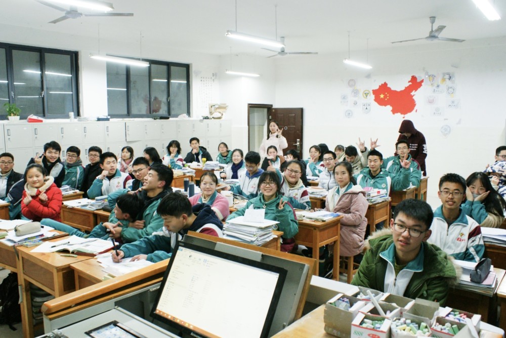 因为一次糟糕的求医经历，高考669分的小镇学子决定去学医