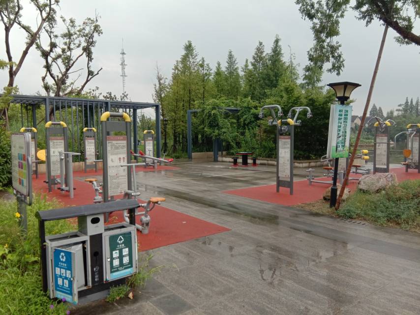 启秀绿地健身苑点