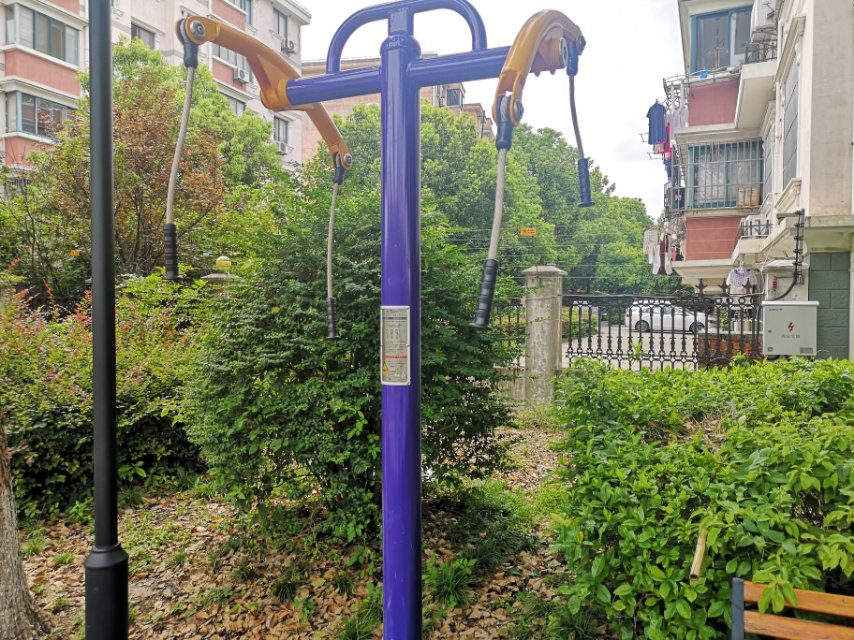 牵引器