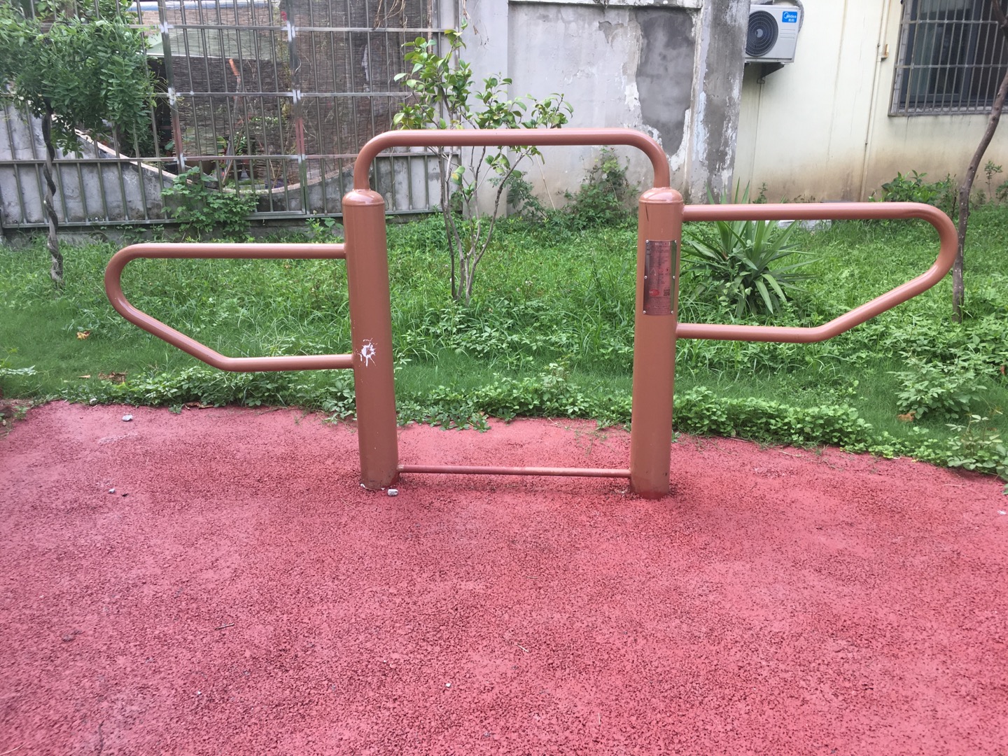 弹振压腿器