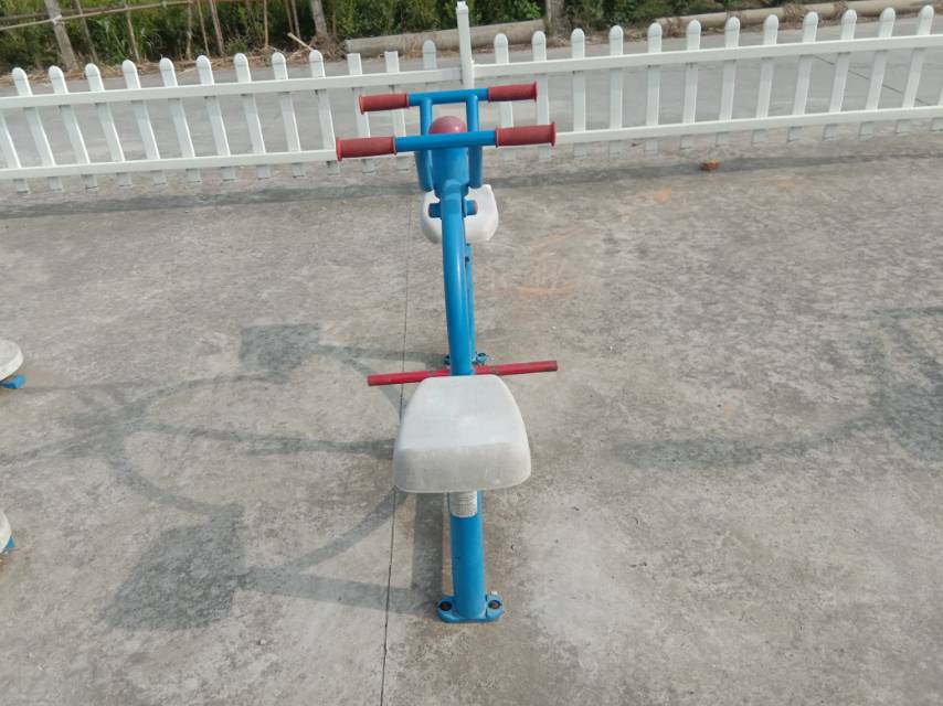 下肢锻炼器