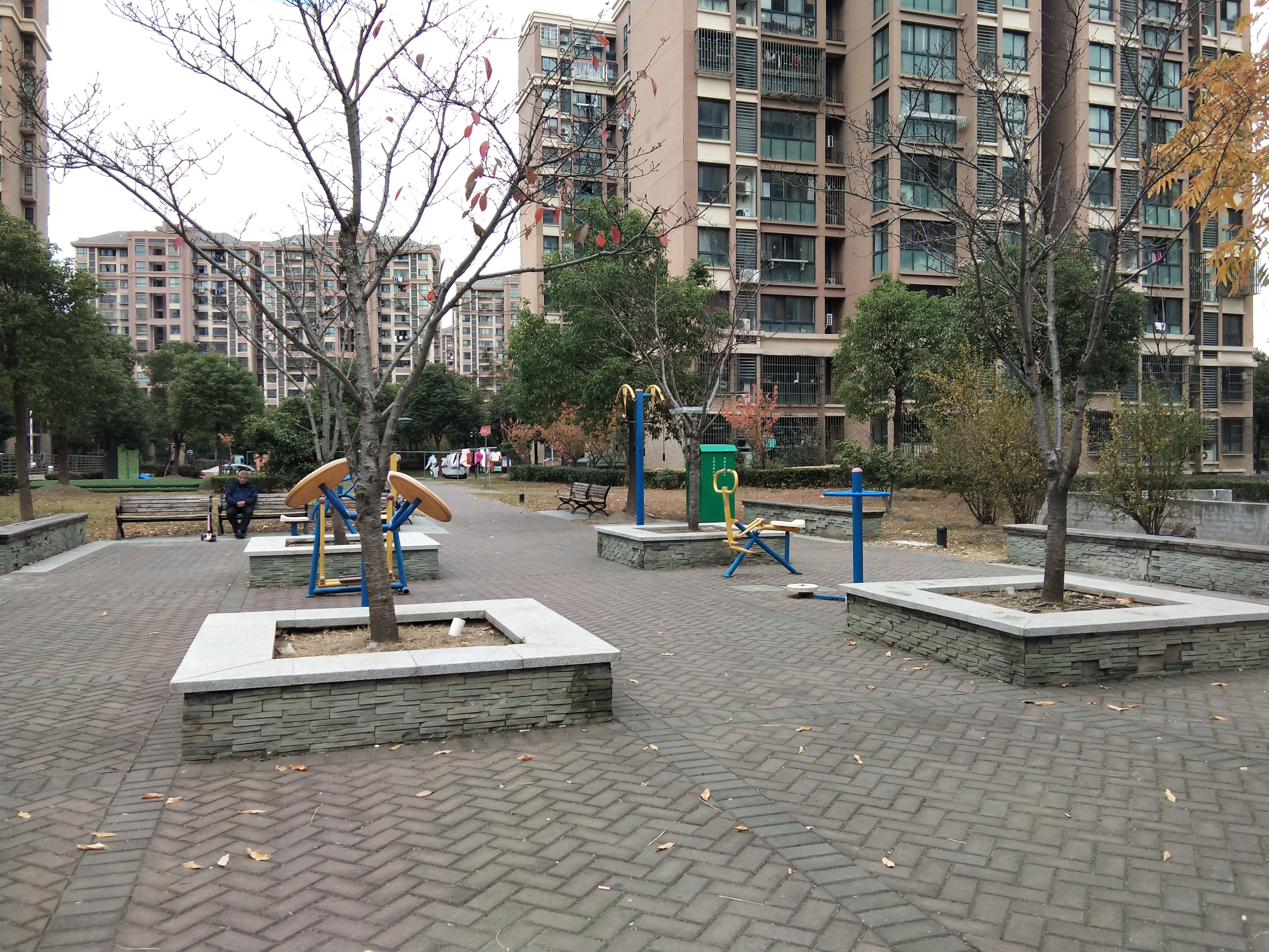 川迪一居心圆东苑健身苑点