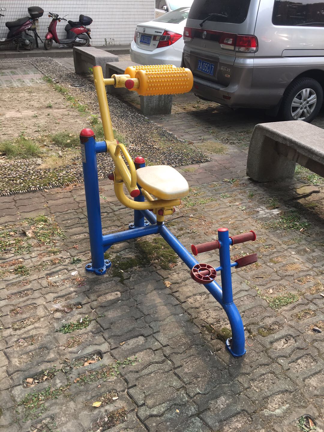 自重腹背锻炼器