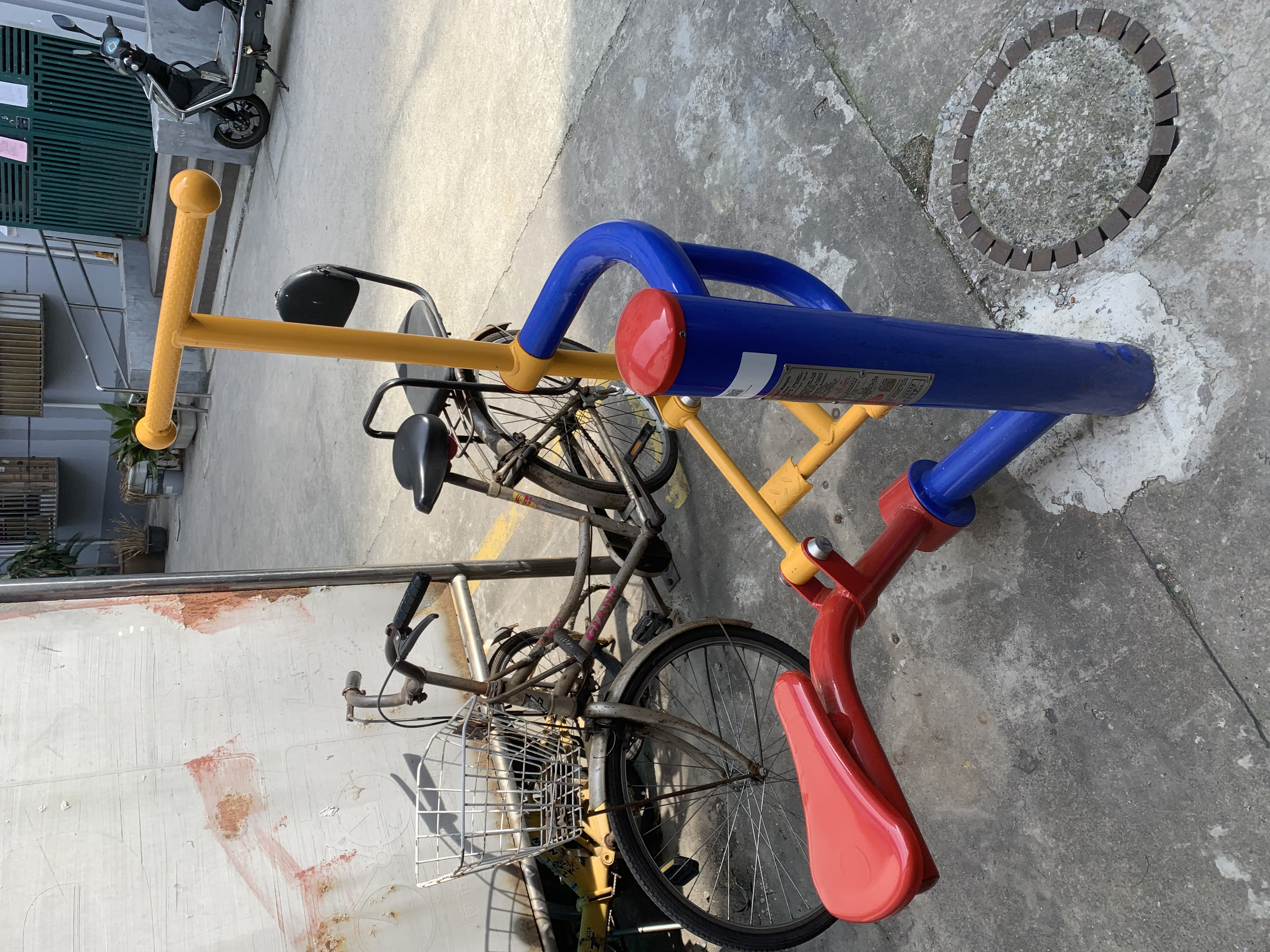 腰力训练器