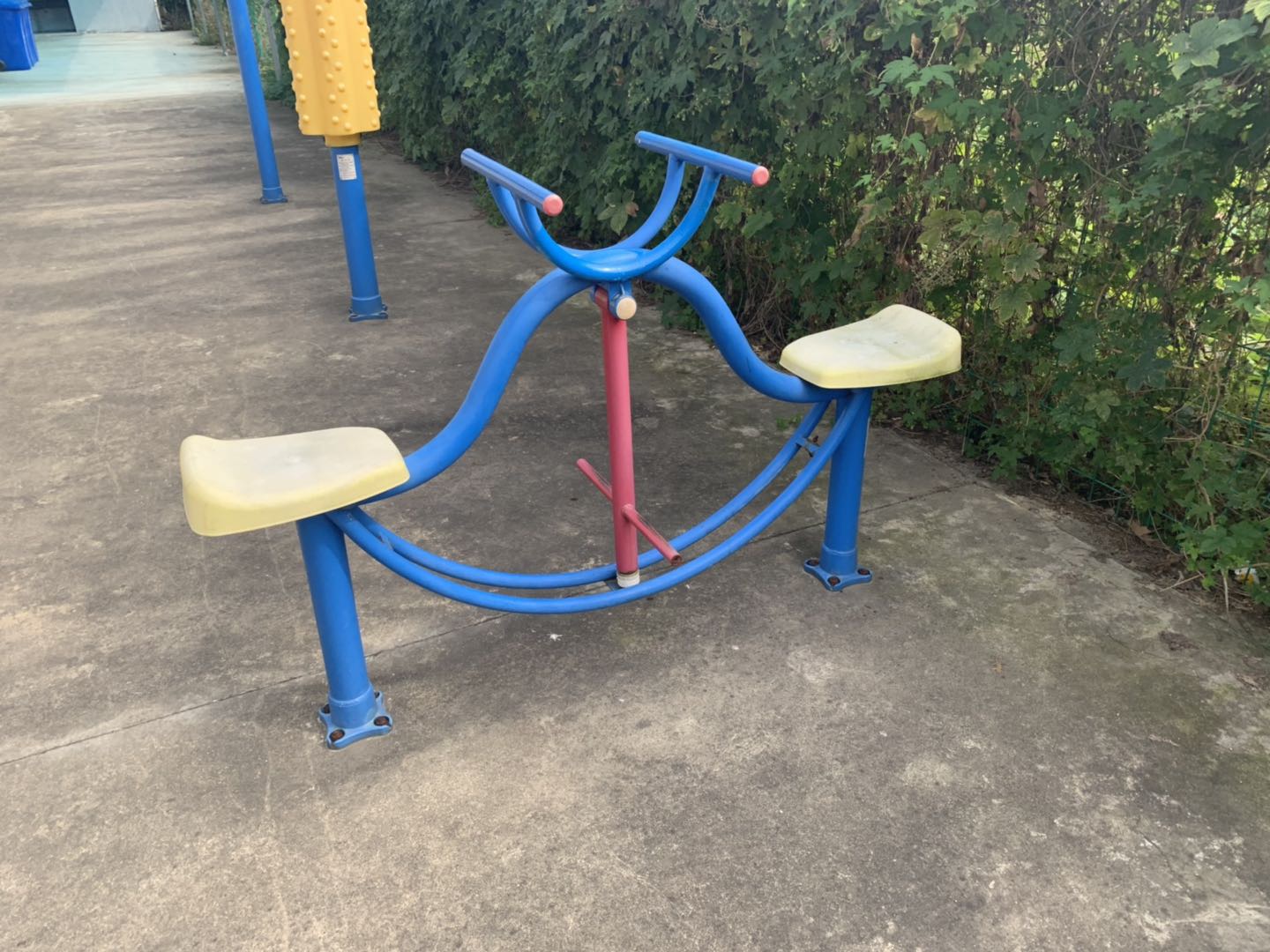 下肢锻炼器